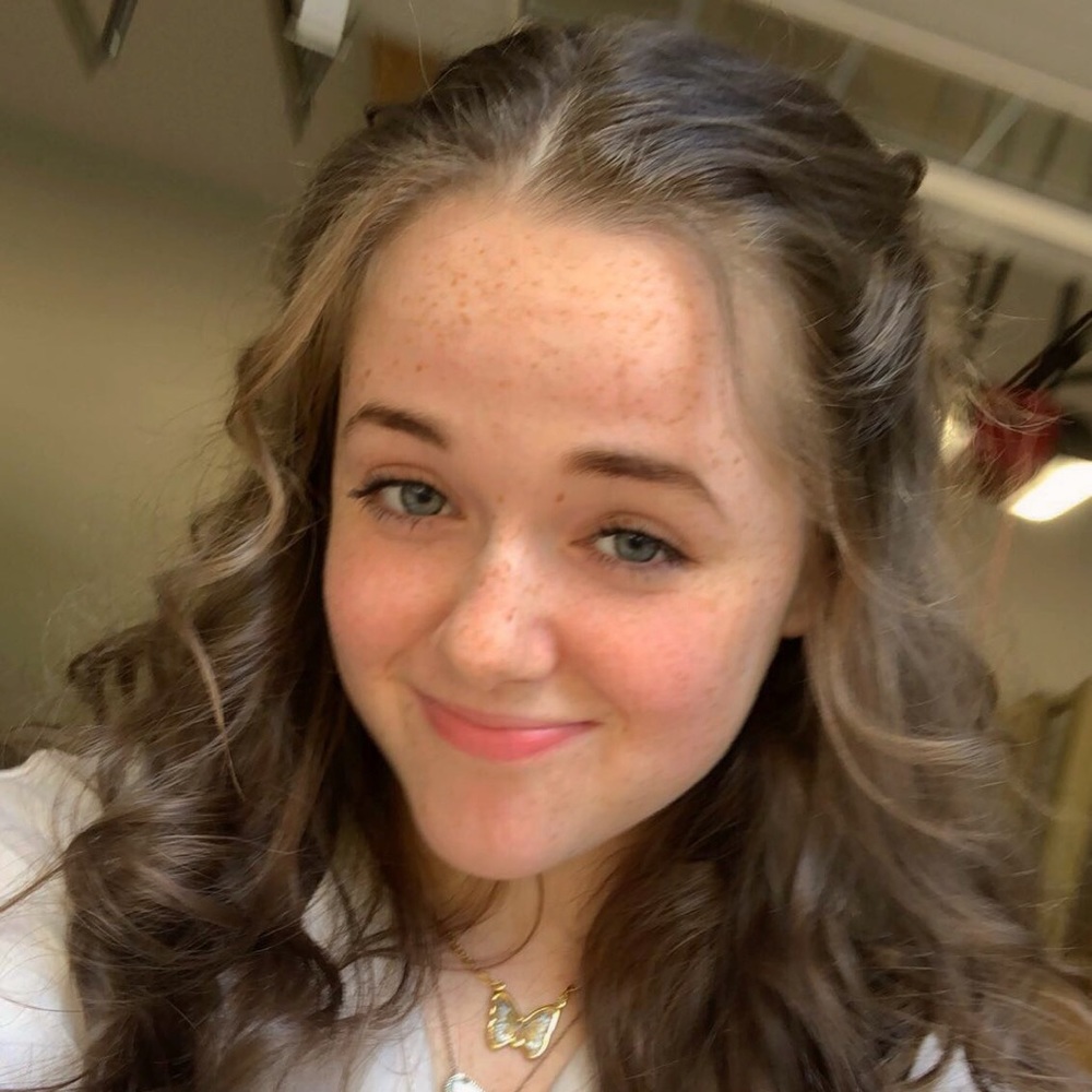 Meet your Posher, Alexis